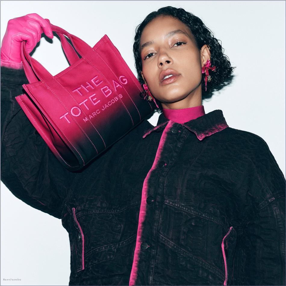  Marc Jacobs BLACK/HOT PINK BAGS/The Tote Bag/The Ombré Coated Canvas Small Tote Bag